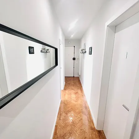 The Crespo House - No 5d - & * Lisbona